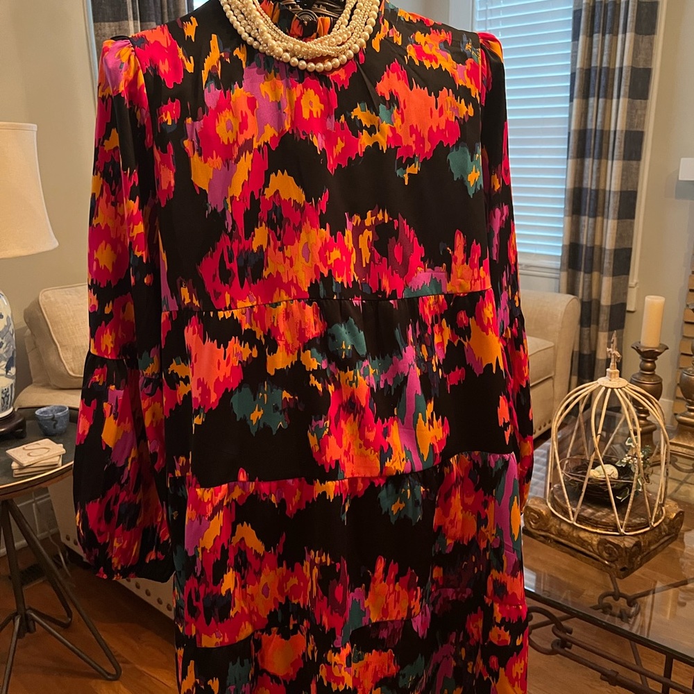 Women Beautiful Knee Length Dress~size L
